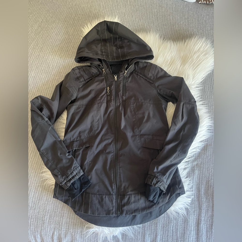 🦩CLEARANCE🦩 Women's Black lululemon Hooded Black